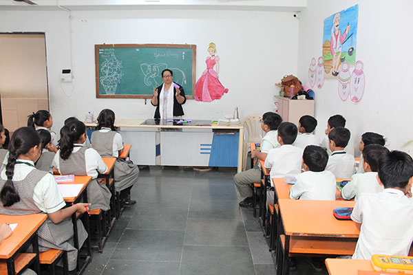 Ambe Group of Schools | Amenities - Art & Craft