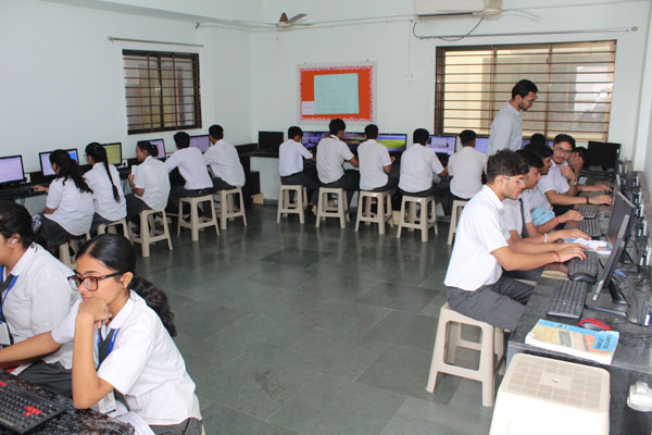 Ambe Group of Schools | Amenities - Computer Lab