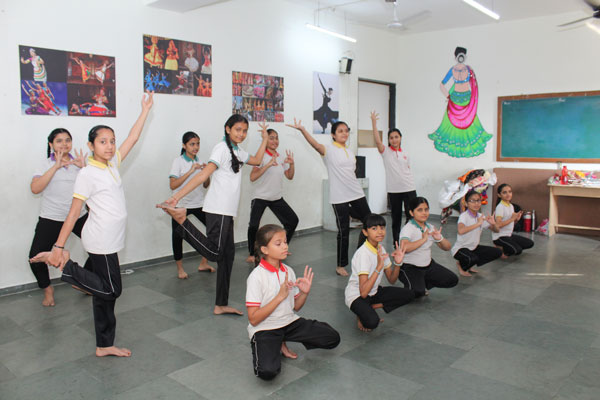 Ambe Group of Schools | Amenities - Dance