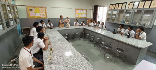 Ambe Group of Schools | Amenities - Laboratories