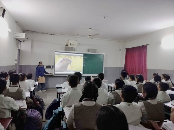 Ambe Group of Schools | Amenities - Smart Class