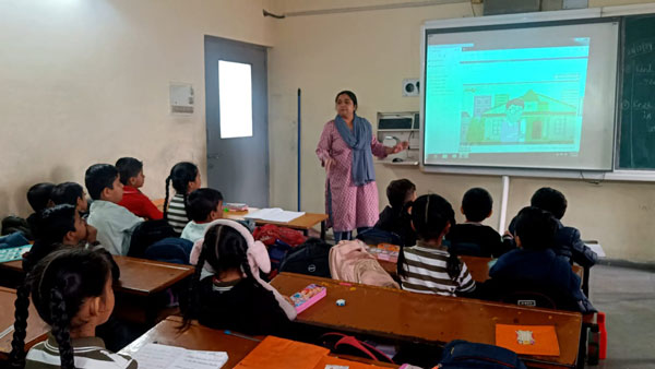 Ambe Group of Schools | Amenities - Smart Class